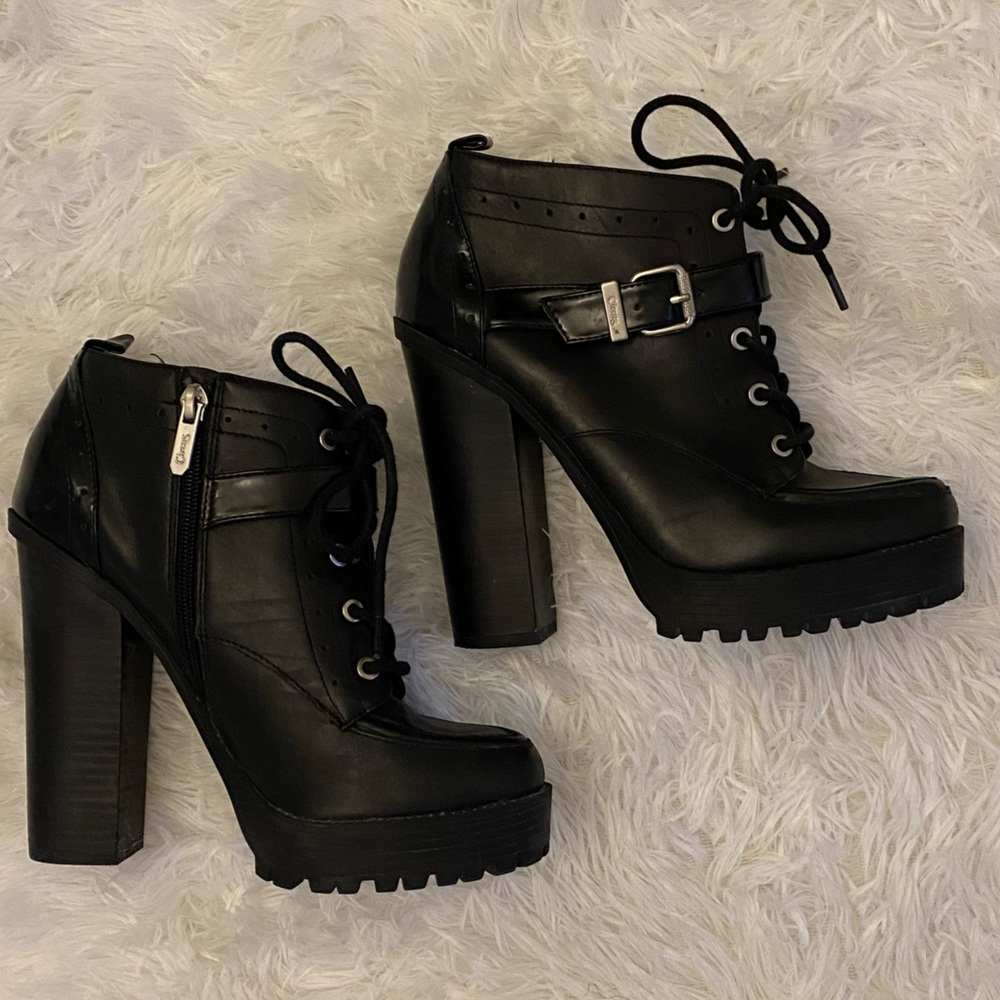 Black platform boots size 8
